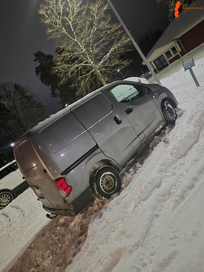 nissan-nissan-nv200