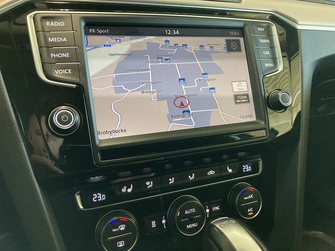 volkswagen-passat-sportscombi-20-tdi-dpf-scr-bmt-4motion-dsg-sekventiell