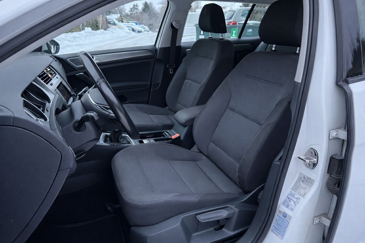 volkswagen-golf-sportscombi-16-tdi-dpf-bluemotion