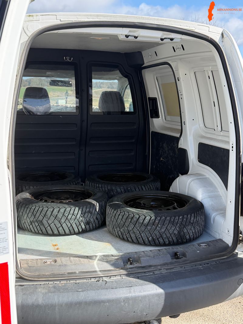 volkswagen-caddy-skapbil-20-tdi-dpf-4motion-manuell-110hk-2012