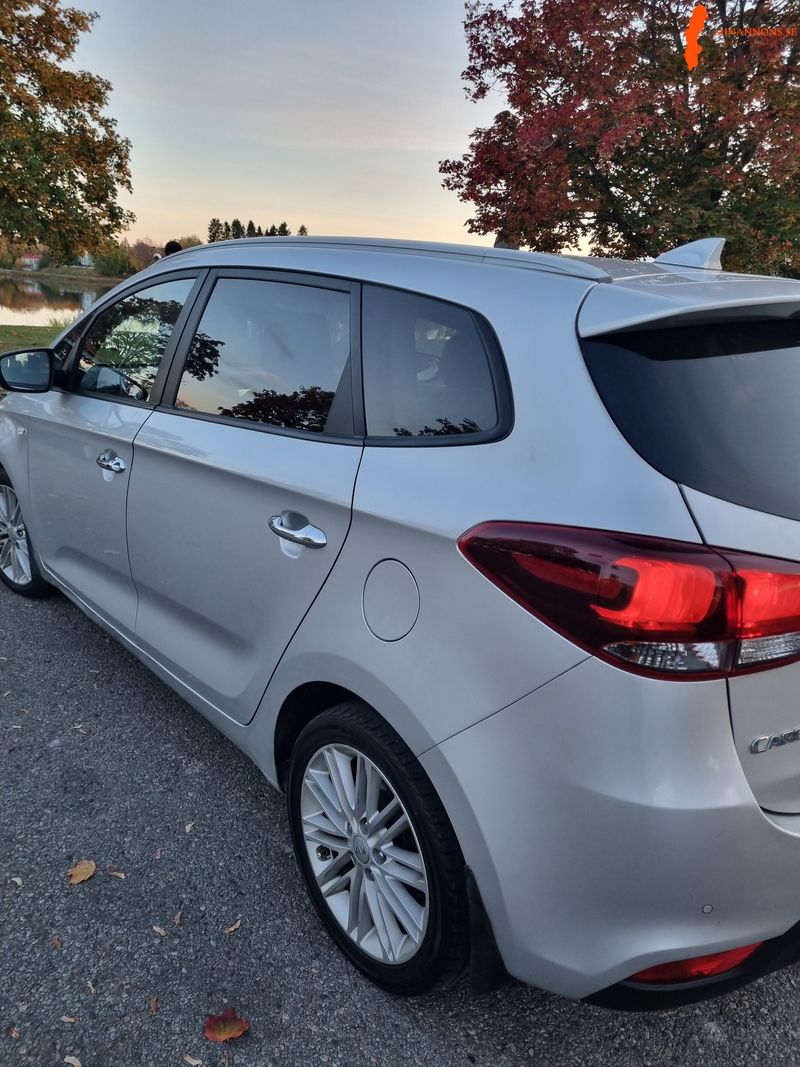 kia-carens-17-crdi-fwd