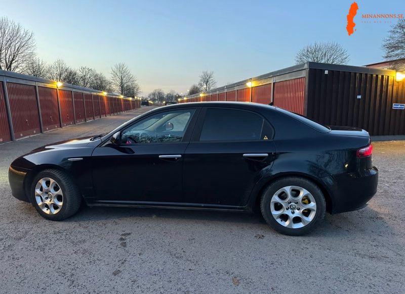 alfa-romeo-159-ny-servad-skattad-och-besiktad-13800-km