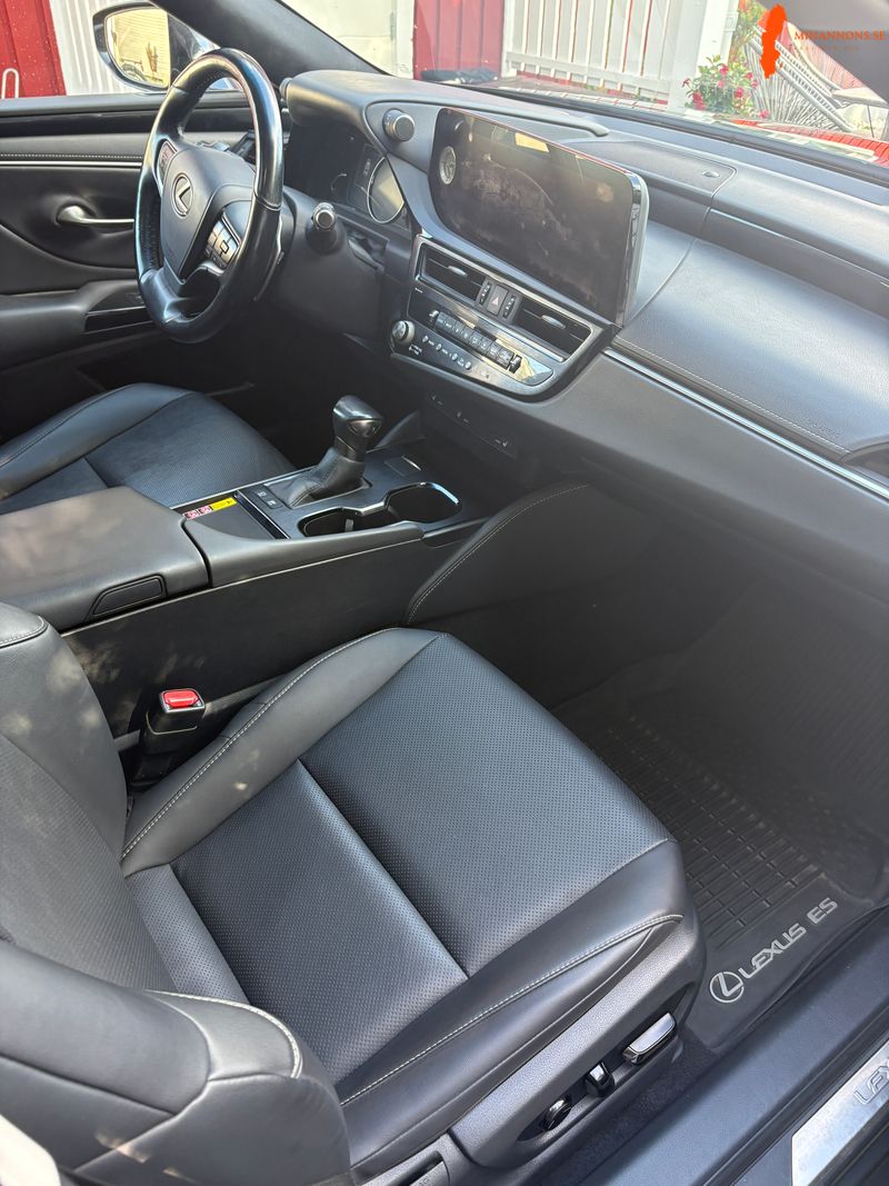 lexus-lexus-es300h-300h-fwd-mhev-25l-b