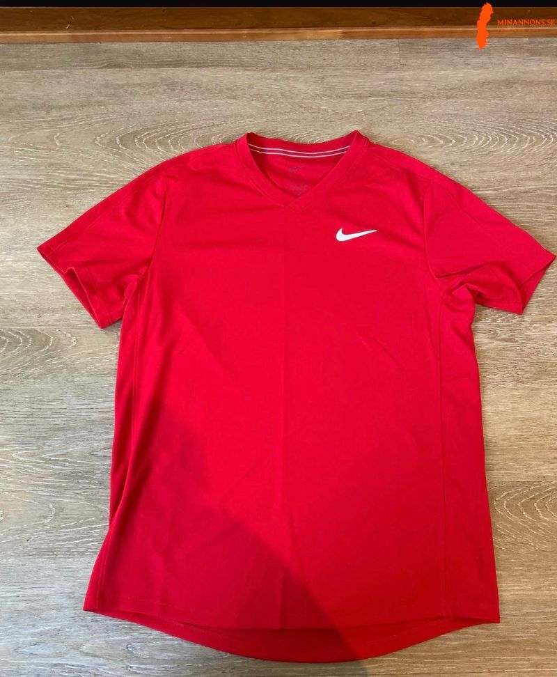 nike-dri-fit-rod-traningstroja-l-150-kr