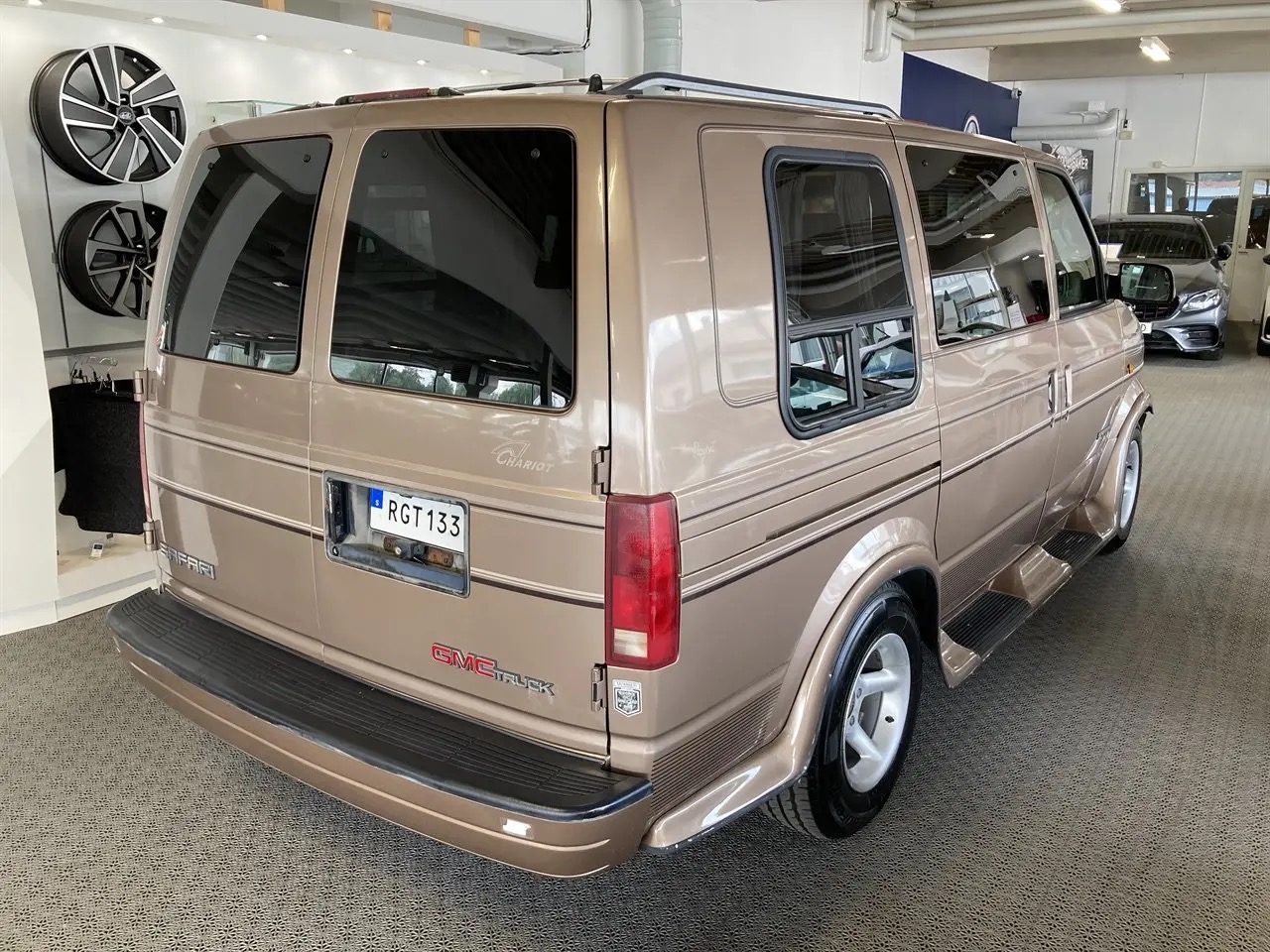 gmc-safari-conversion-van-43-v6-hydra-matic