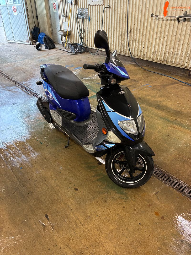 pgo-t-rex-klass-2-moped