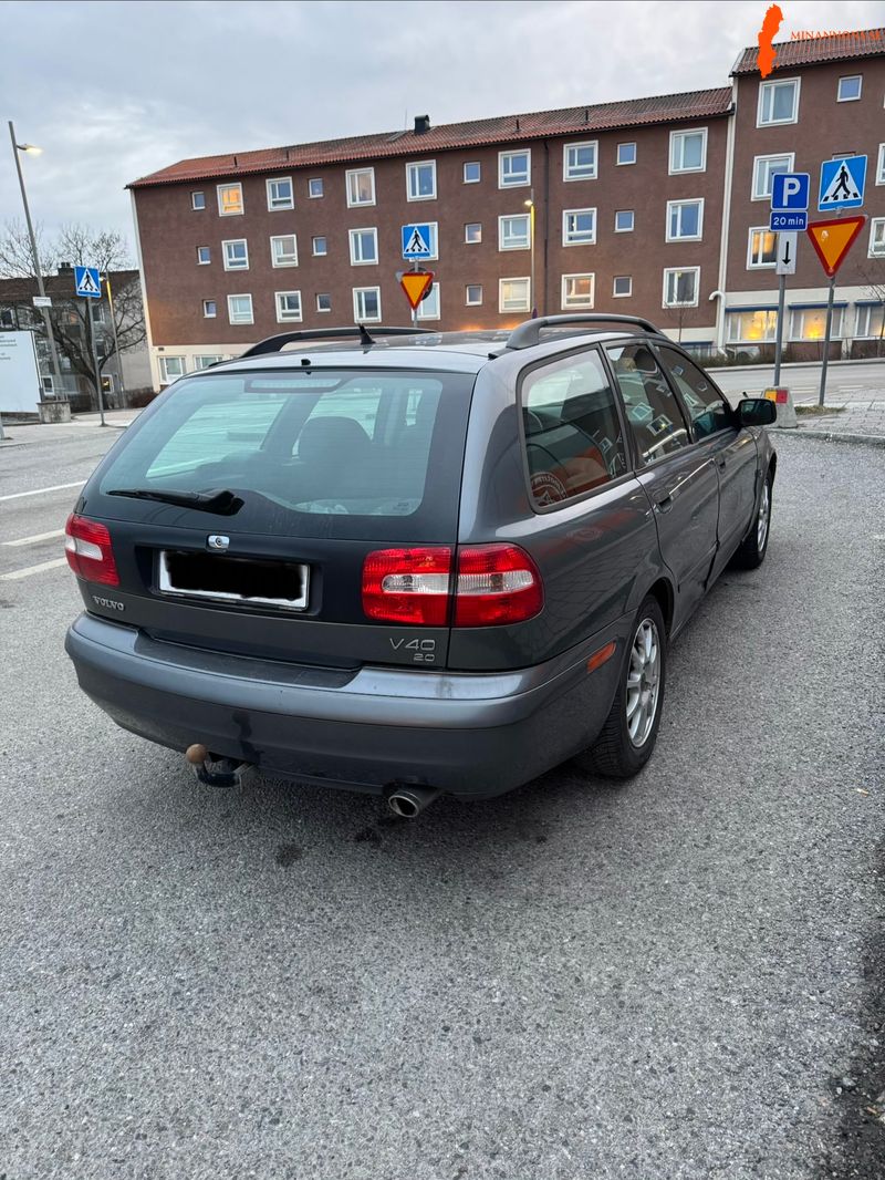 volvo-v40-20-bes-och-skatt-5agaremanuell