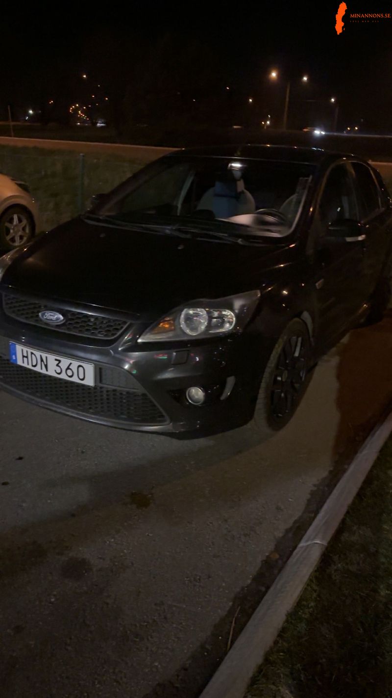 ford-ford-da3-focus-st-225-25t-fwd