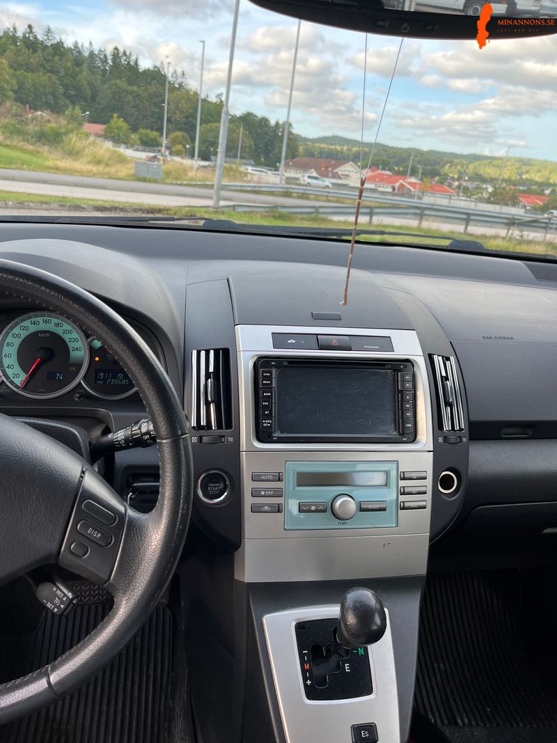 toyota-toyota-corolla-verso-18-vvt-i-fwd