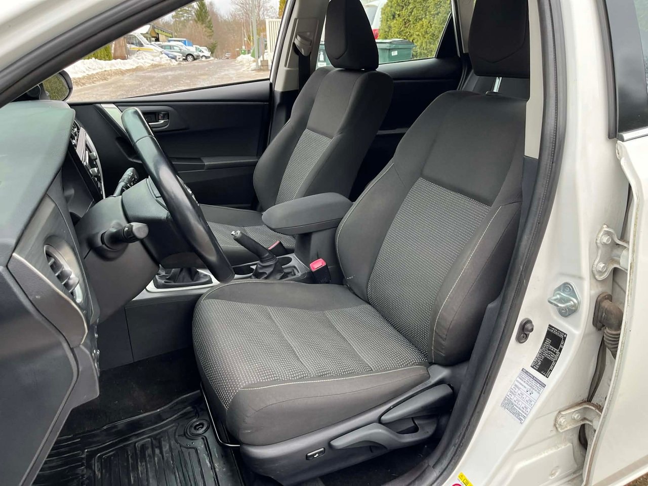 toyota-auris-20-d-4d