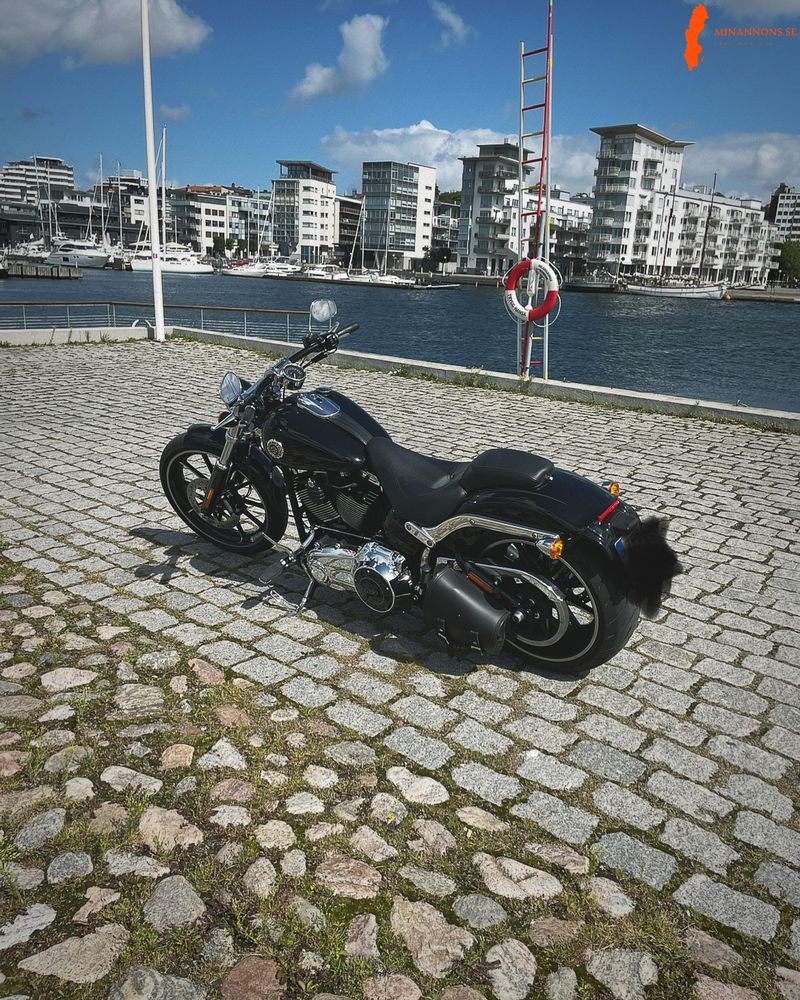 harley-davidson-breakout-2013