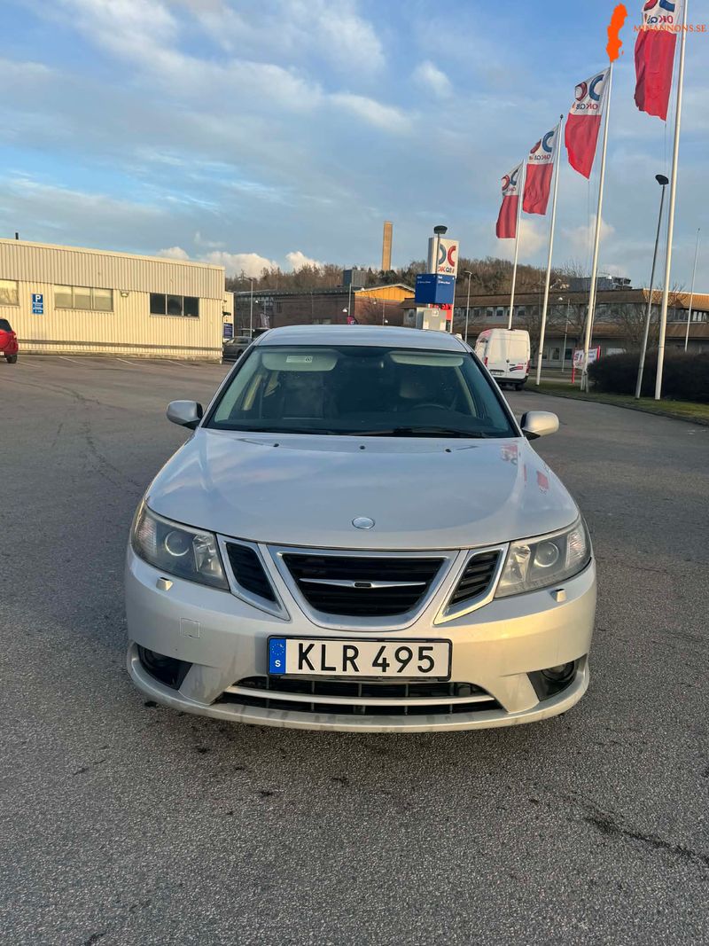 saab-9-3-vector-20t-biopower-175hk-nybesiktigad-dragkrok-sommar-vinterhjul