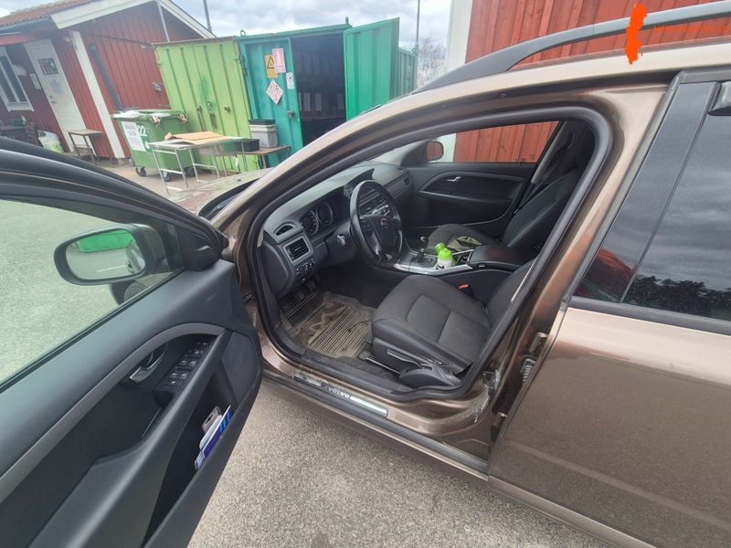 volvo-v70-ii-d4-20-fwd