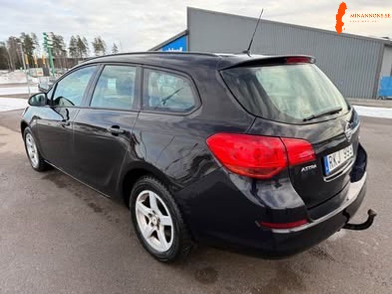 opel-astra-sports-tourer-17-cdti-2011-ny-besiktning