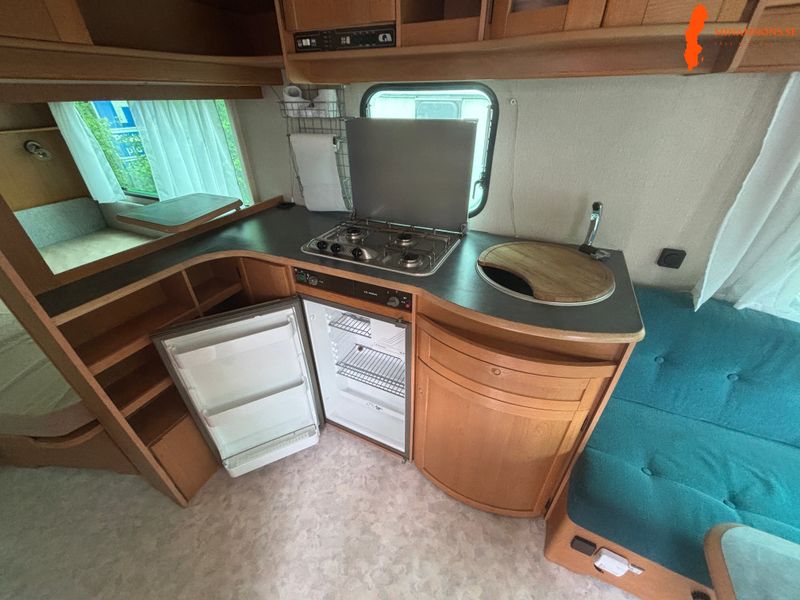 adria-uncia-b-502up-nybesiktigad1999fortaltmarkisdusch