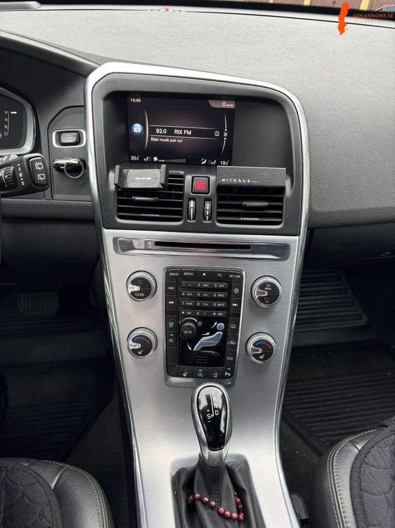 volvo-xc60-d4-20-fwd