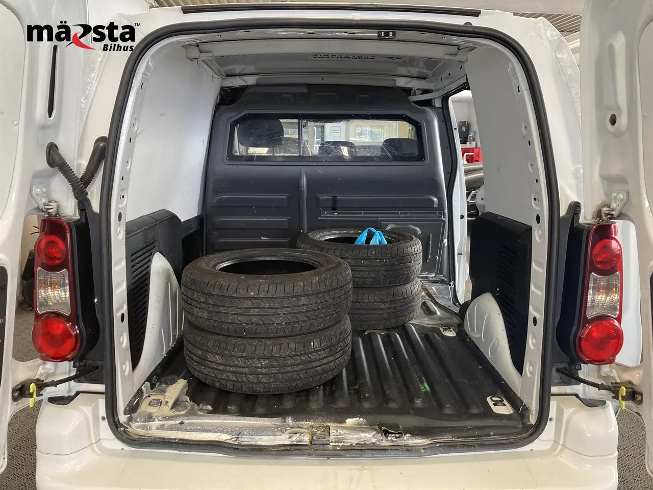 peugeot-partner-skapbil-16-bluehdi