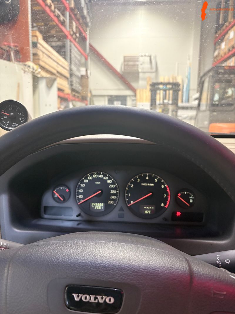 volvo-volvo-s-v70-t5-23-20v-fwd