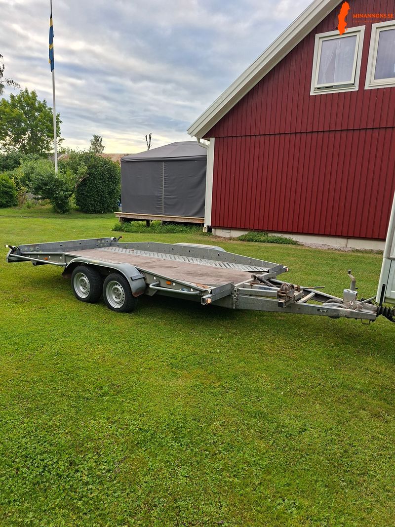 Thule at2000b