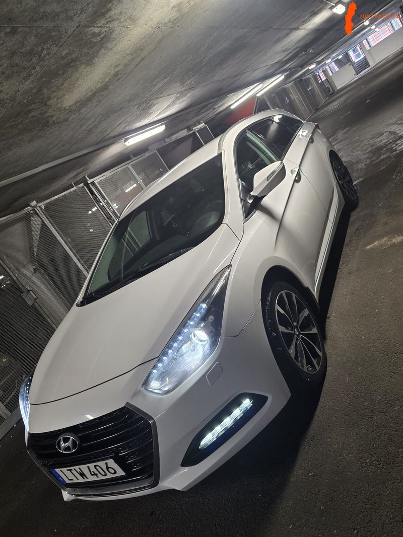 hyundai-i-40-cw-17-crdi-141hk