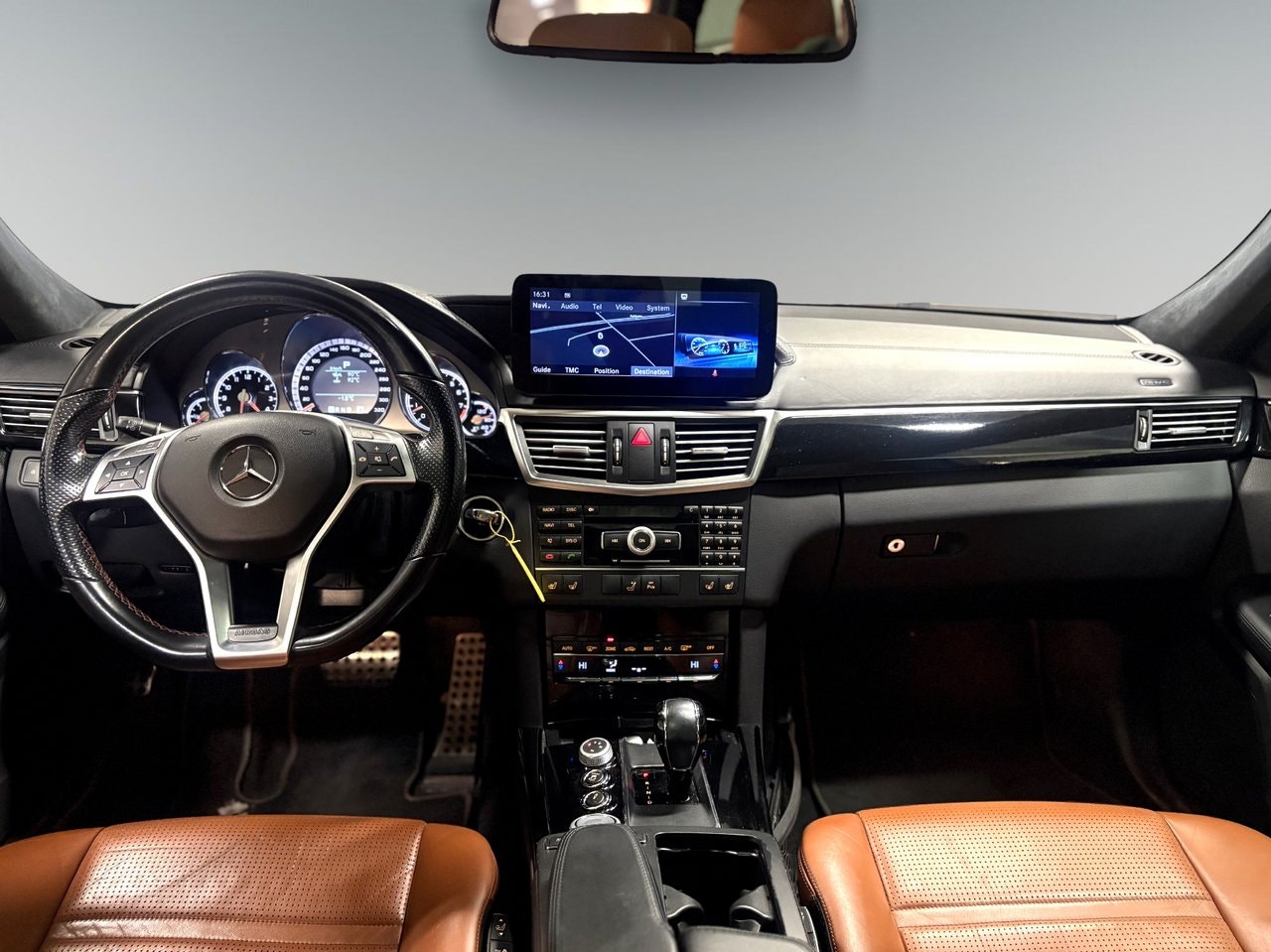 mercedes-benz-e-63-amg-t-amg-speedshift-mct-525hk-2011