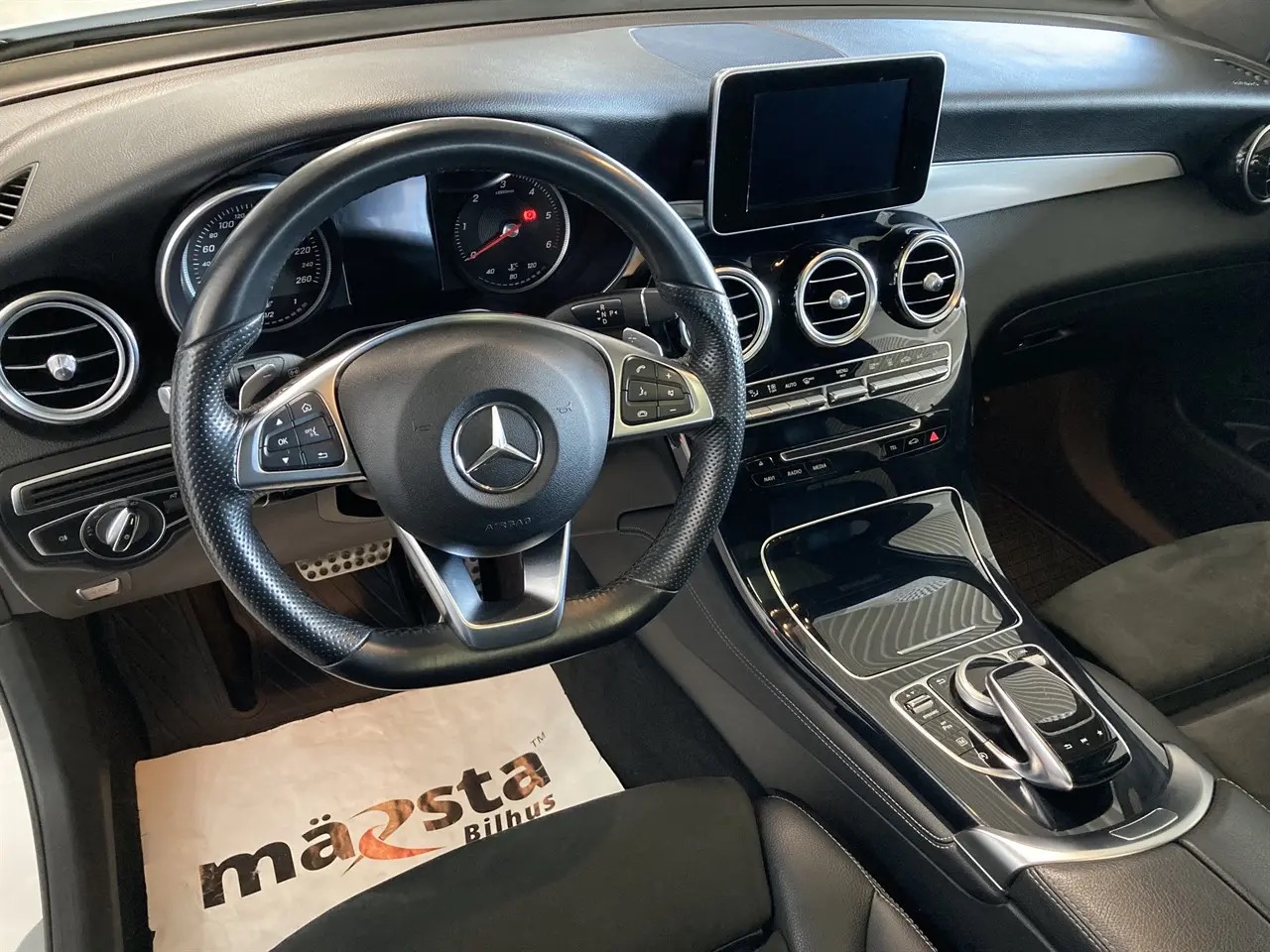 mercedes-benz-glc-220-d-4matic-9g-tronic