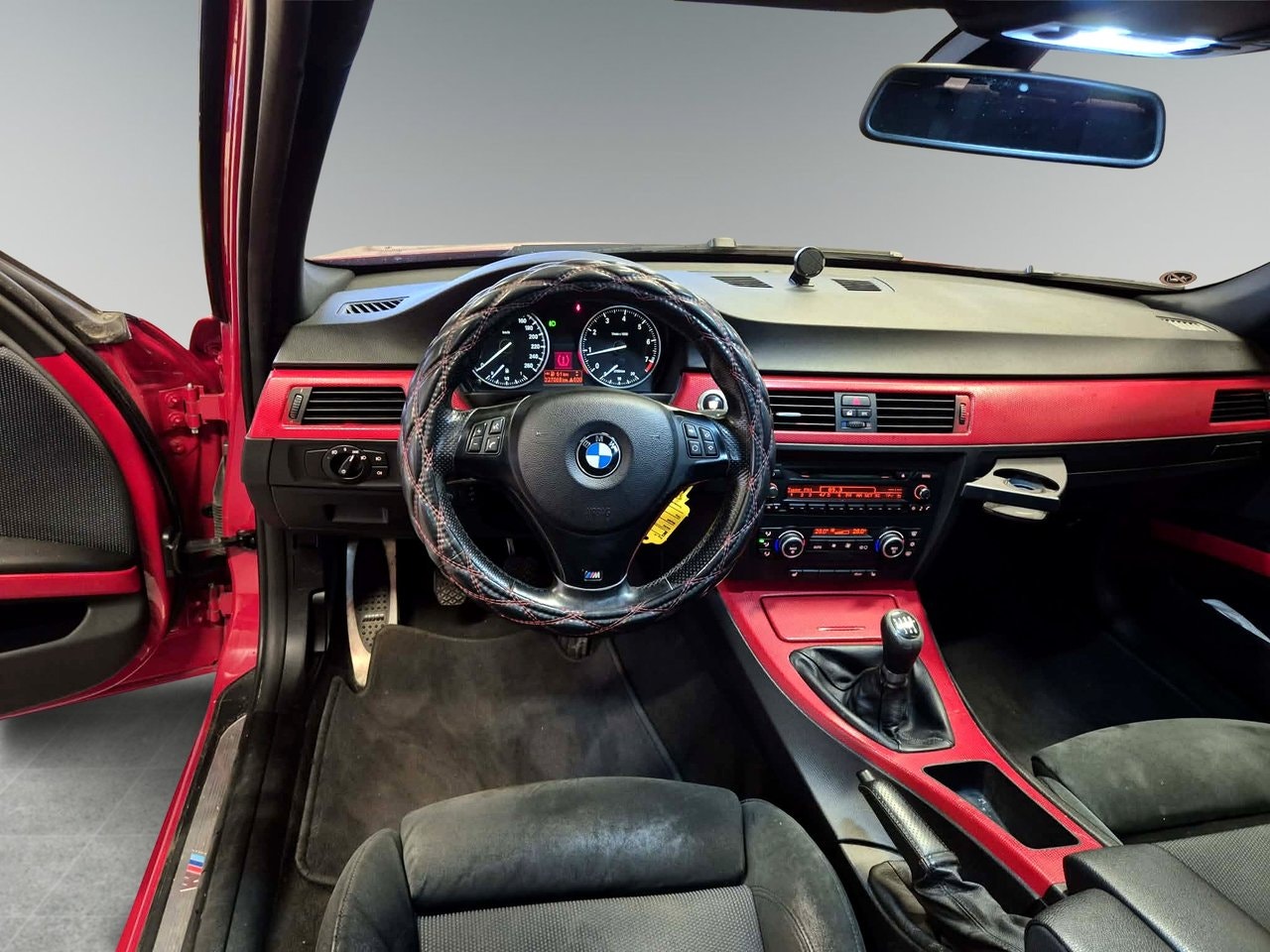 bmw-320i-sedan-manuell-170hk-2008