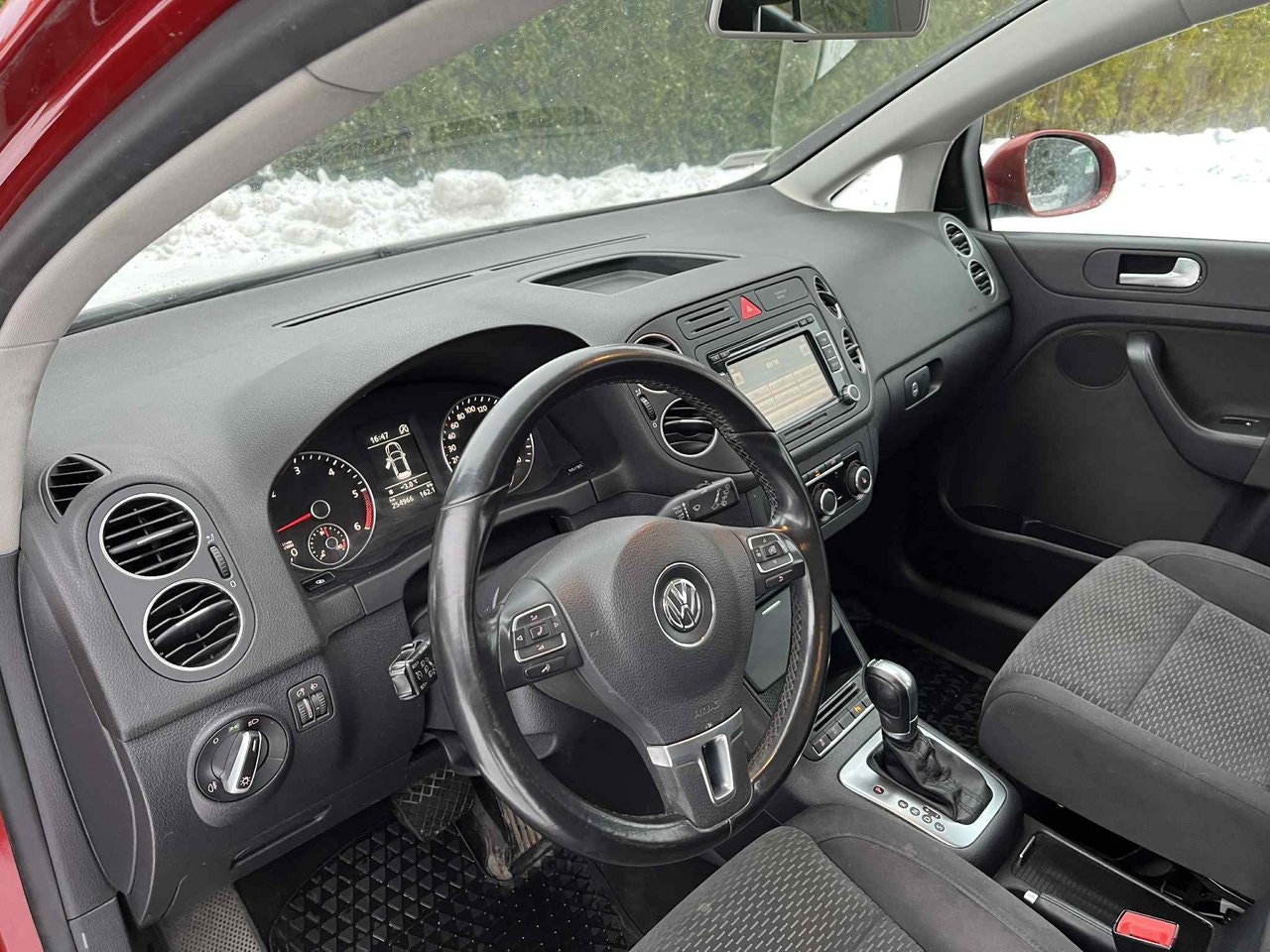 volkswagen-golf-plus-16-tdi-dpf-bmt-dsg-sekventiell