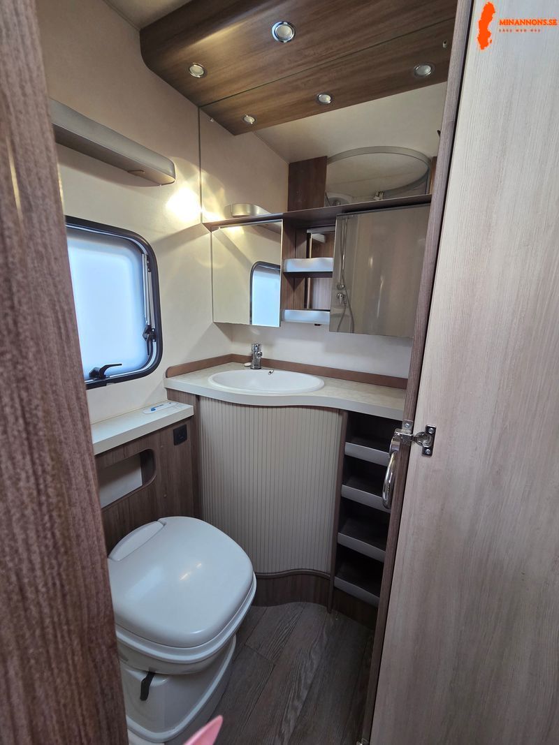 hobby-545-kmf-de-luxe-2016-barnkammare-6-sovplatser