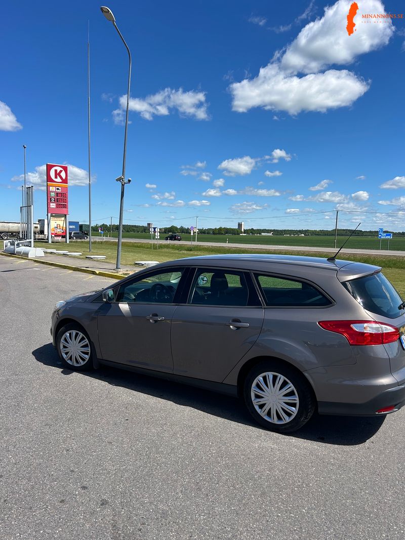 ford-focus-10t-ecoboost-fwd
