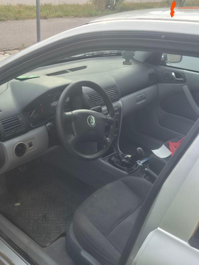 Skoda SKODA OCTAVIA GLXI 1,6 1.6 8V