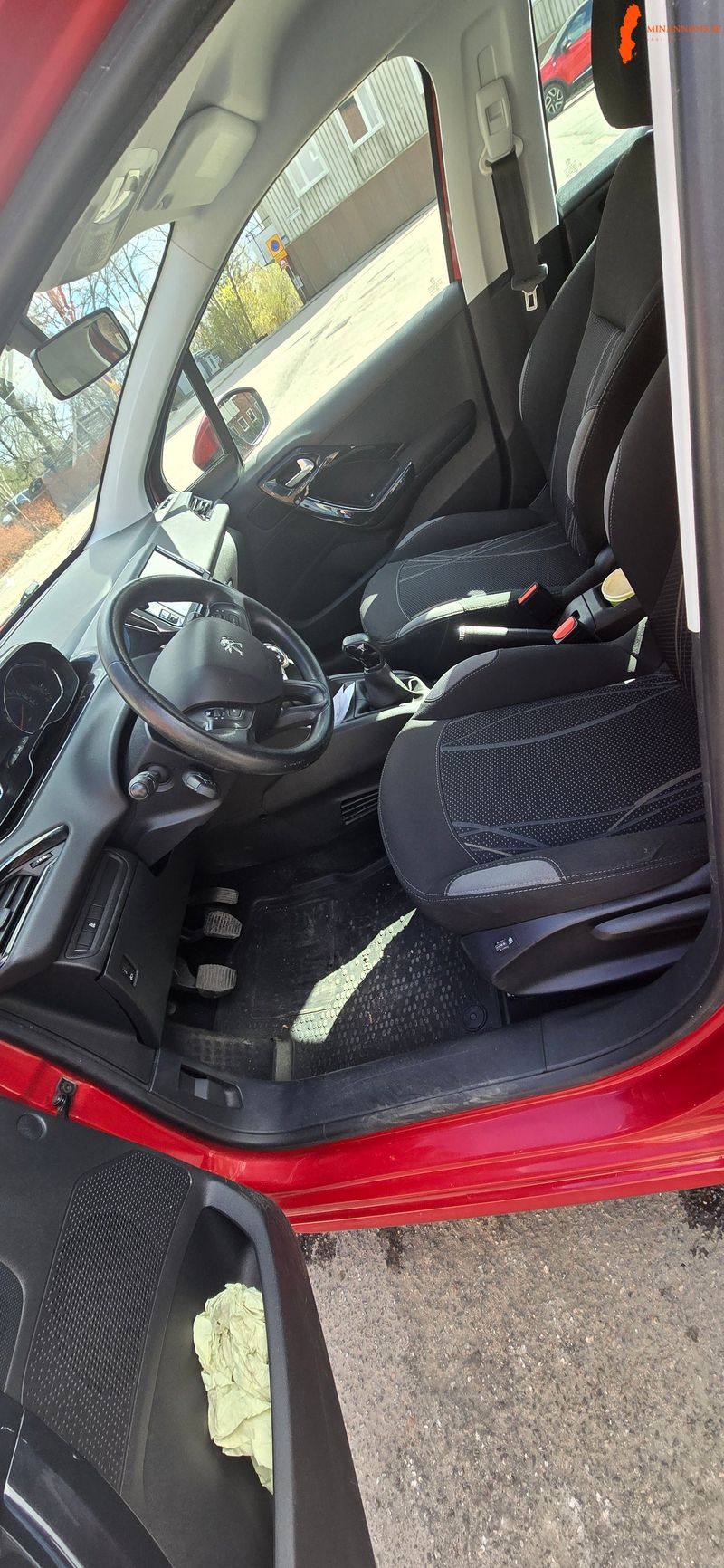 peugeot-208-5-dorrar-12-vti-82-manuell-82hk-2014