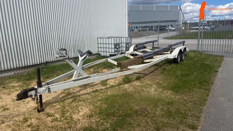 battrailer-modell-storre
