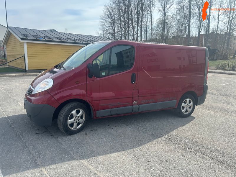 opel-vivaro-i-bra-skick-med-fungerande-ac