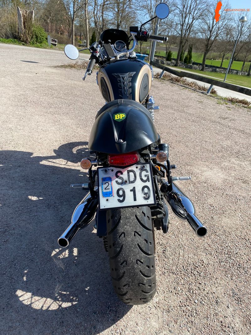 triumph-thunderbird-900