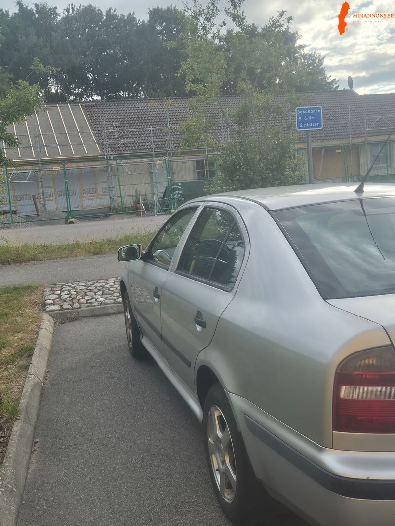skoda-skoda-octavia-glxi-16-16-8v