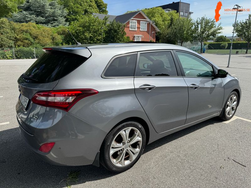hyundai-i-30-16-crdi-panoramatak-nyservad