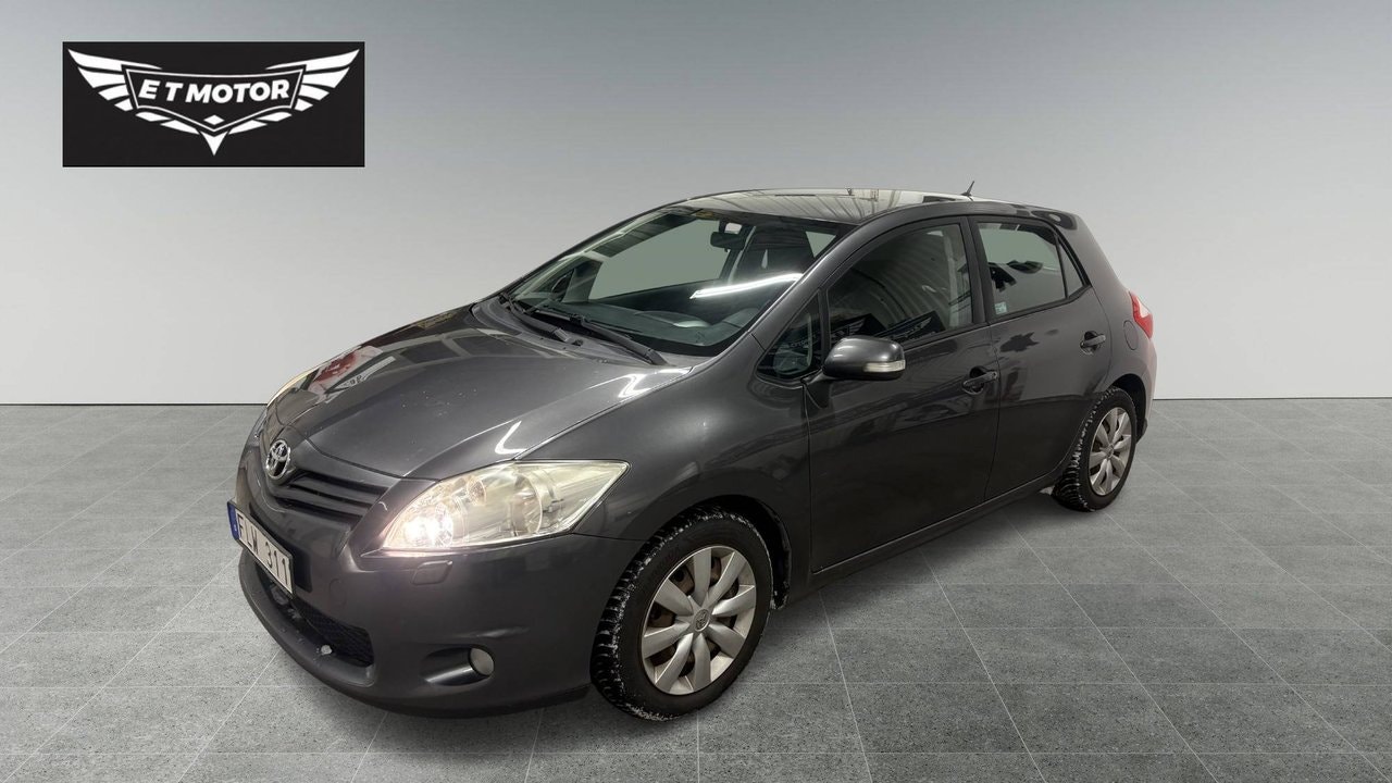 toyota-auris-5-dorrar-16-valvematic-manuell-132hk-2011
