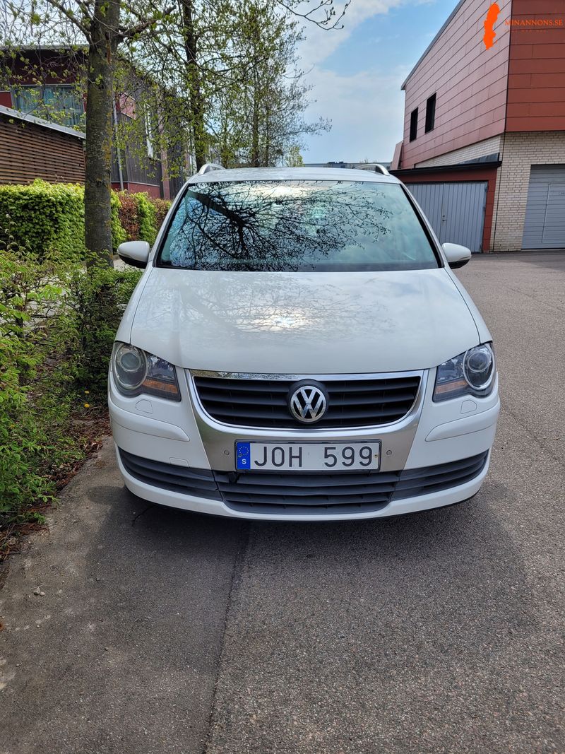 vw-touran-2010-automat