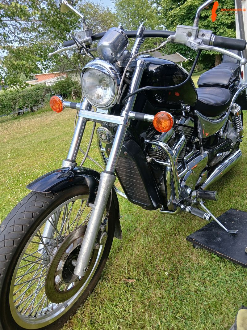 suzuki-vs-750-intruder-glf-1986-klassisk-cruiser-korklar-med-lite-karlek