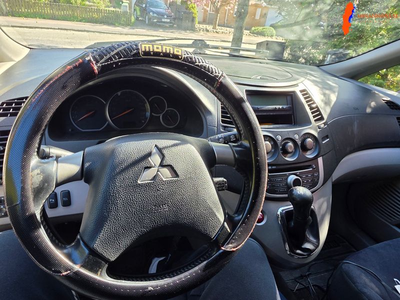 mitsubishi-mitsubishi-grandis-24-16v-fwd