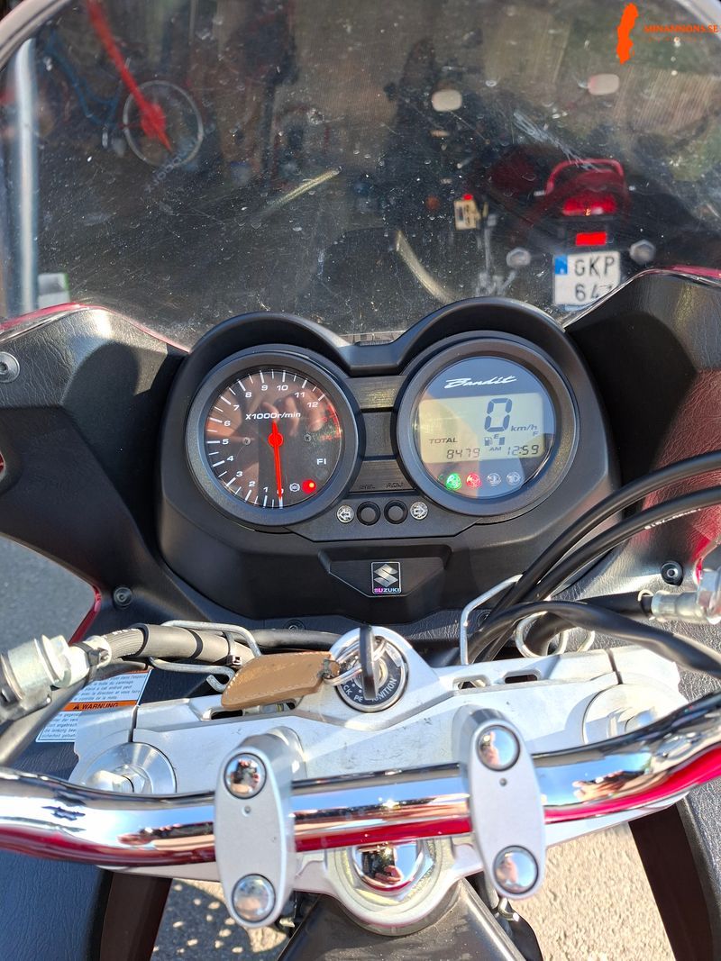 suzuki-gsf650sa-endast-850mil