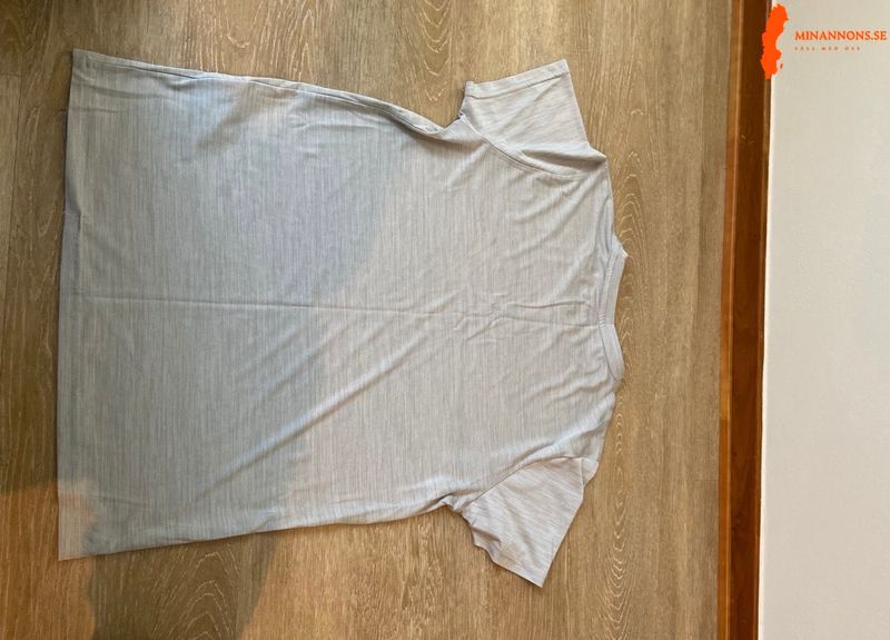 hm-ljusgra-t-shirt-storlek-170-50-kr