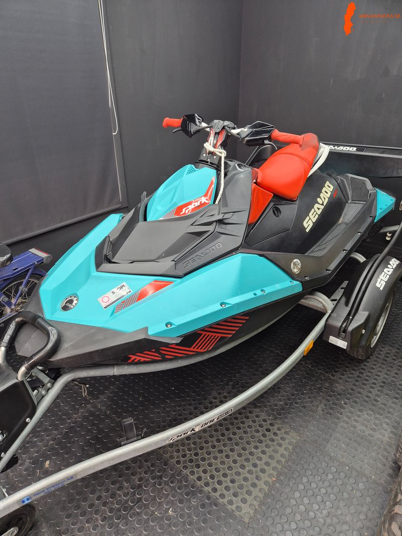 sea-doo-spark-trixx-2017-endast-150-timmar-eventuellt-byte