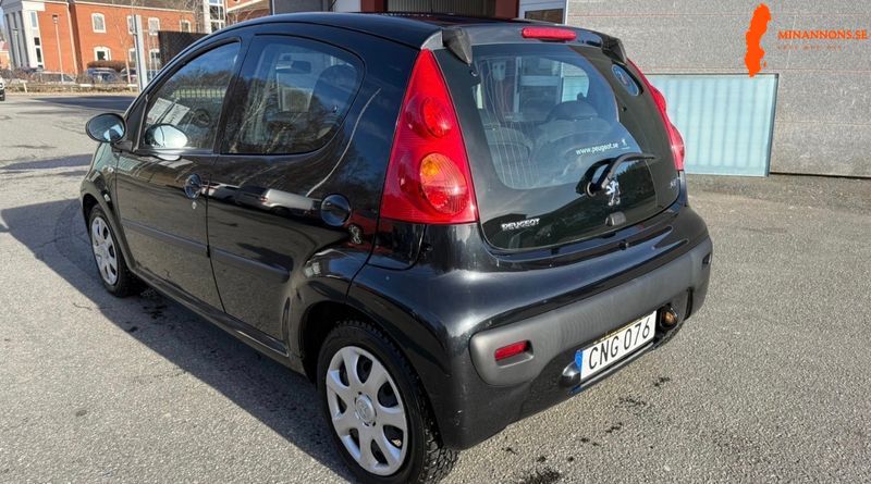 peugeot-107-5-dorrar-10-manuell-68hk-2011