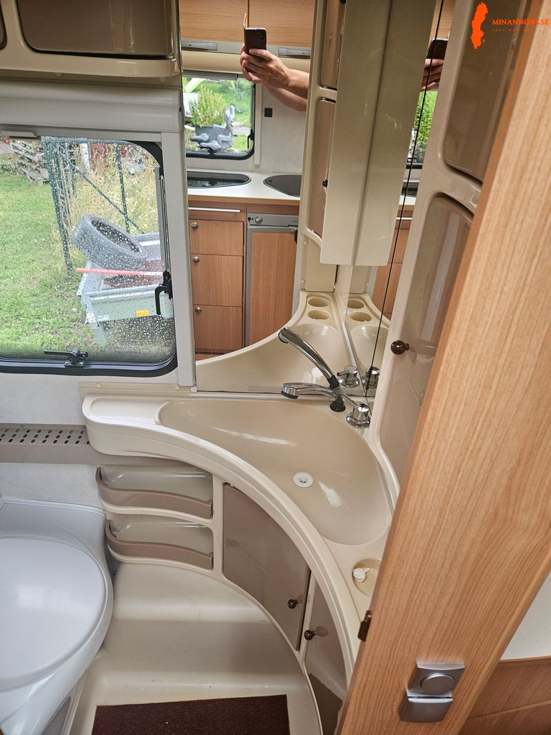 adria-adora-512-ul