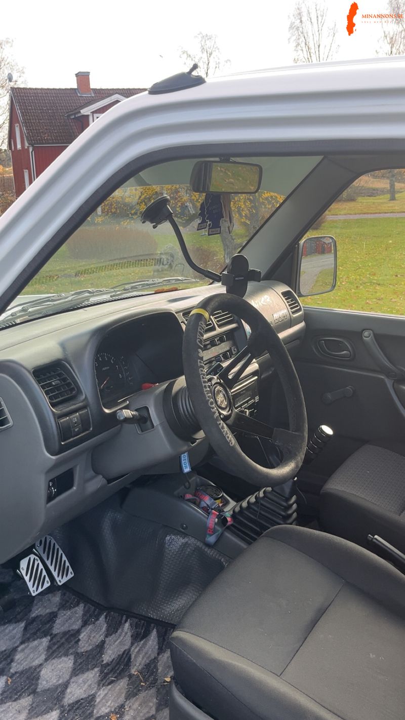 suzuki-jimny-a-traktor