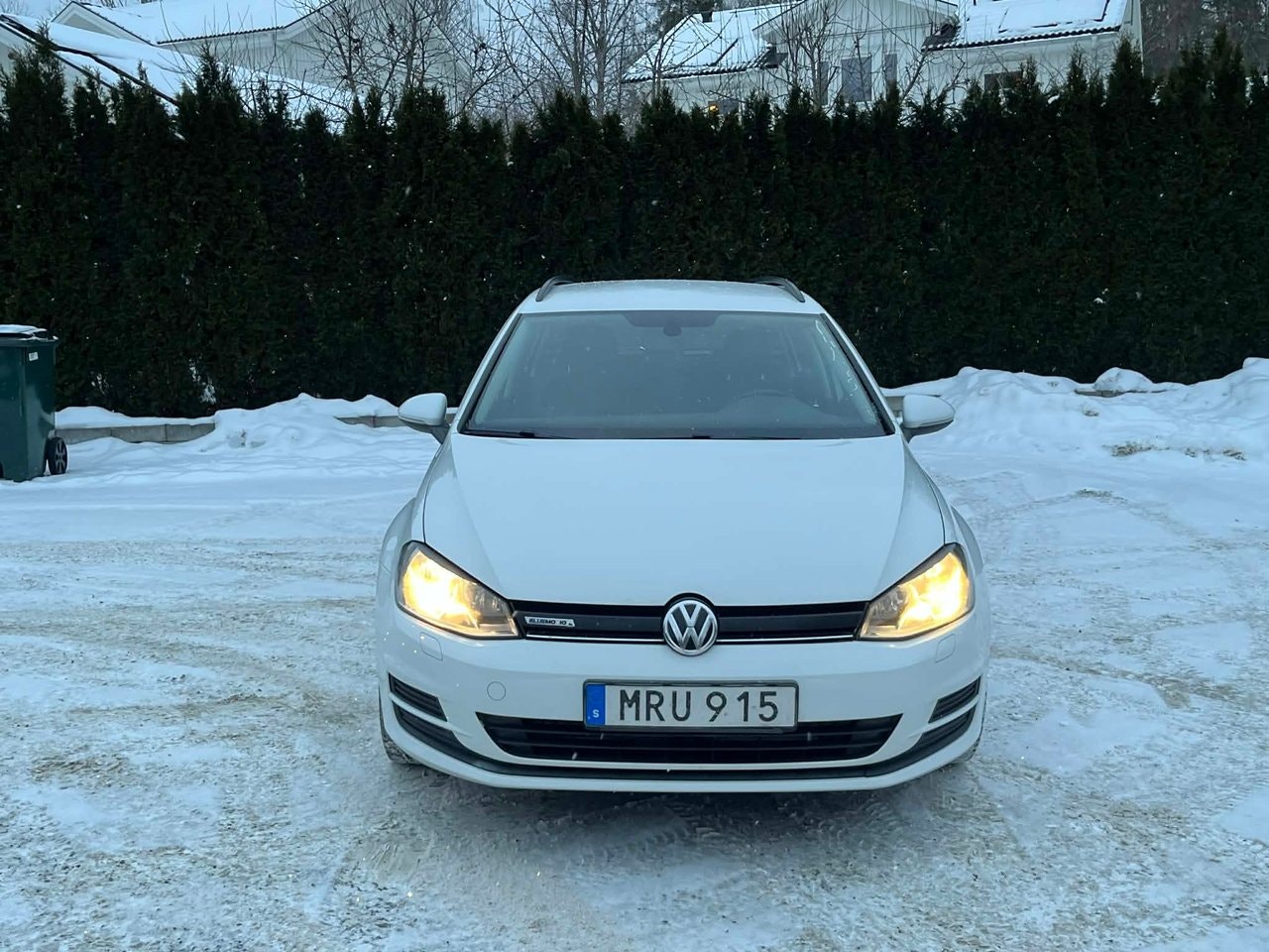 volkswagen-golf-sportscombi-16-tdi-dpf-bluemotion