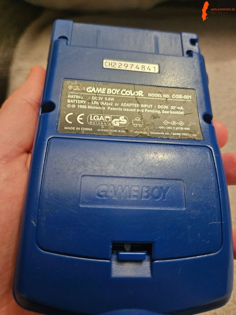 gameboy-pikachu-edition-pokemon-gold