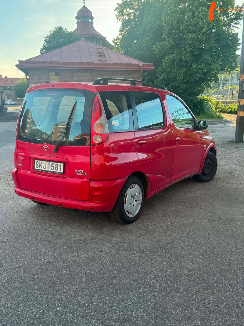 toyota-toyota-yaris-verso-13l